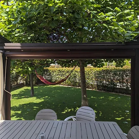 Lush Garden Getaway Apartamento Caldiero