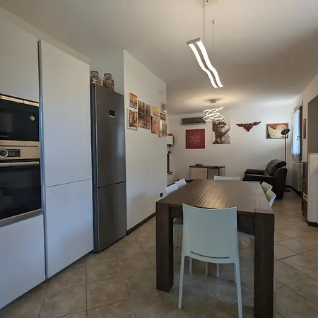Lush Garden Getaway דירה