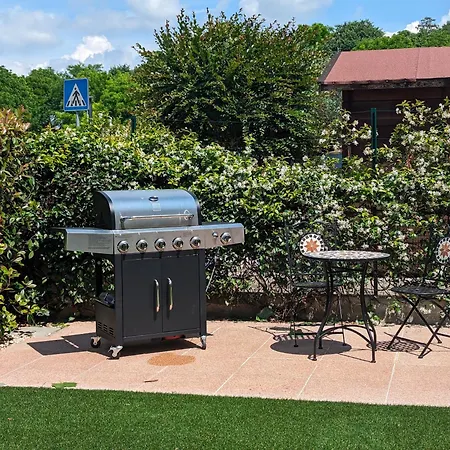 Lush Garden Getaway דירה